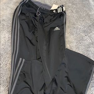 Brand new ESSENTIALS 3-STRIPES TAPERED PANTS